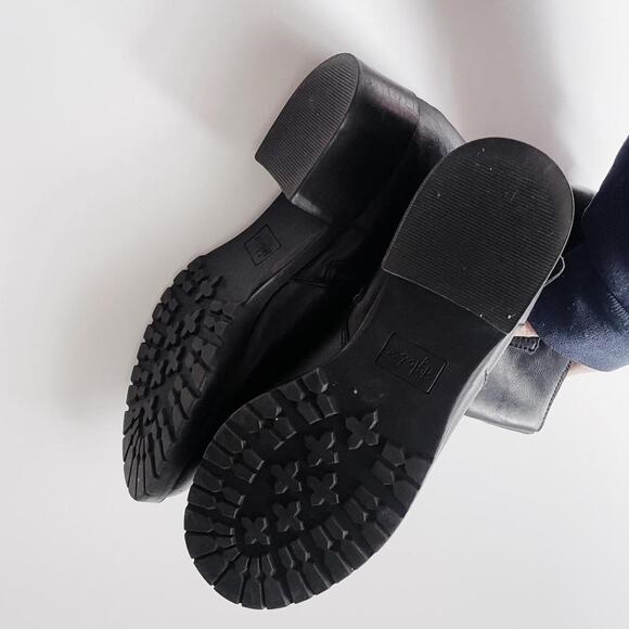 Vegan leather buckle boots - Picture 4 of 4